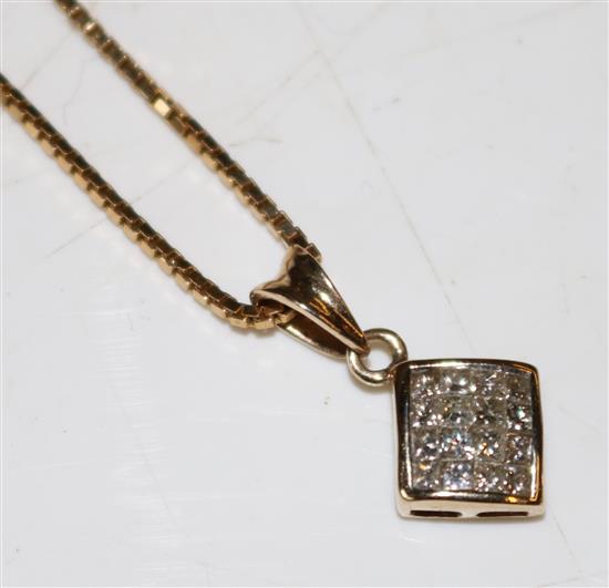 9ct gold and diamond pendant necklace